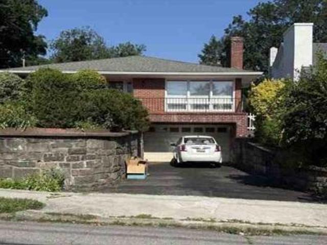 House for sale in Peekskill