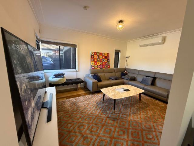 Room for rent in McKinnon, Melbourne