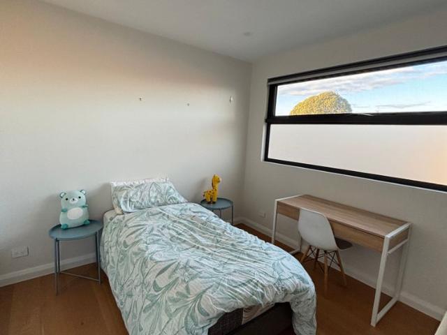 Room for rent in McKinnon, Melbourne