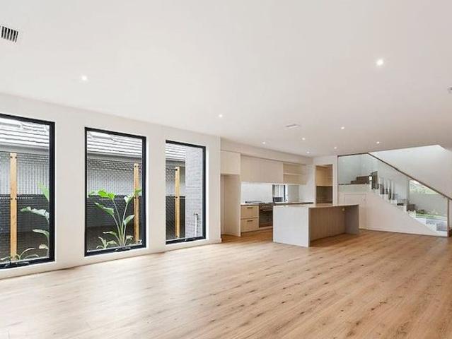 Townhouse for rent in Bentleigh East, Melbourne