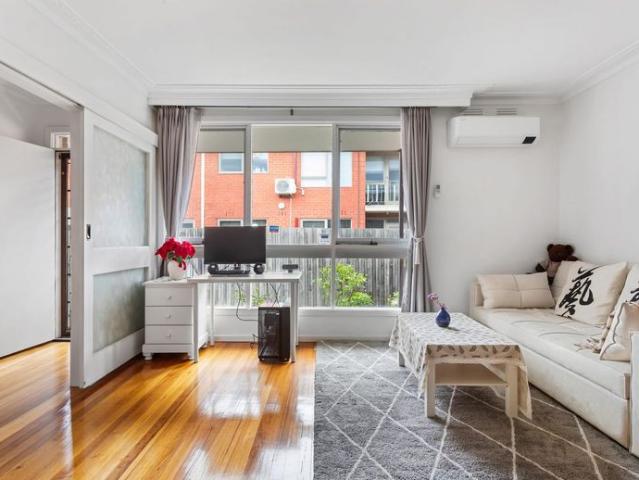 Apartment for rent in McKinnon, Melbourne