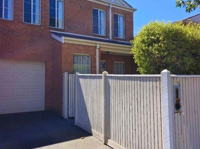 Townhouse for rent in Bentleigh East, Melbourne