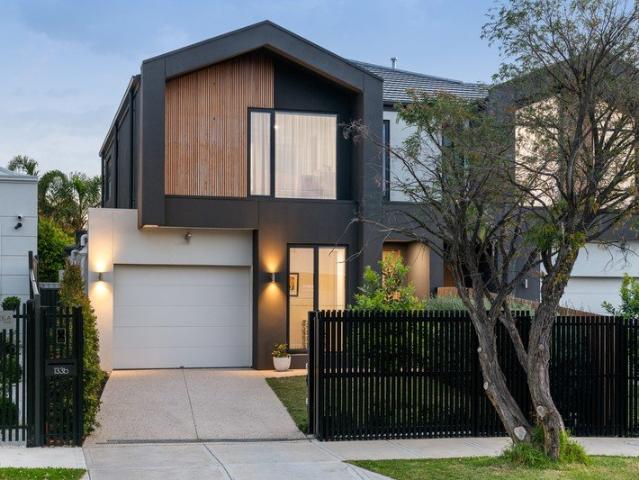 Townhouse for sale in Carnegie, Melbourne