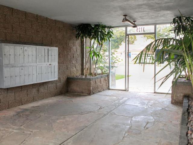 Apartment for rent in Canoga Park, California