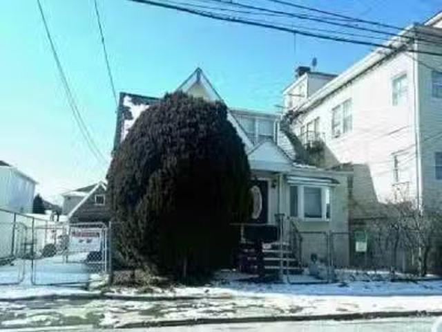 House for sale in New York