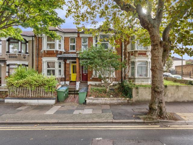 House for rent in Royal Borough of Greenwich, Greater London
