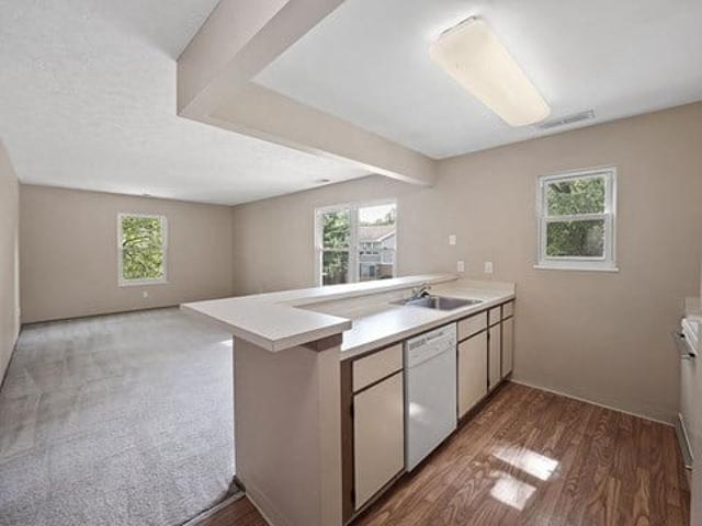 Apartment for rent in Newark