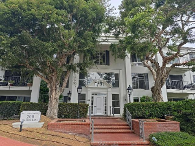 Condo for sale in Corona Del Mar, California