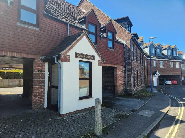 Studio for rent in Littlecote, West Sussex