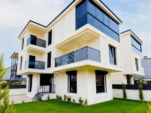 Yeniçiftlik Mahallesi, Marmaraereğlisi içerisinde satılık Villa