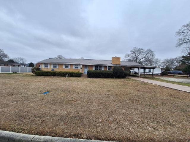 House for sale in Cochran, Georgia