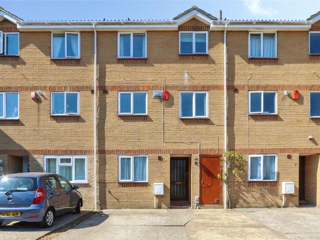 House for rent in Alder Hills, Poole