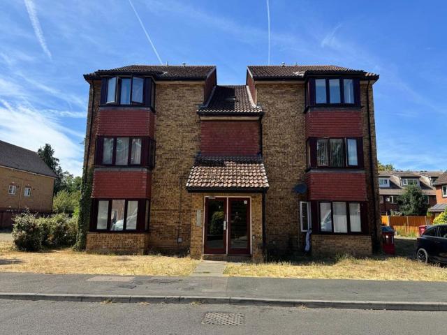 Studio for rent in Slough