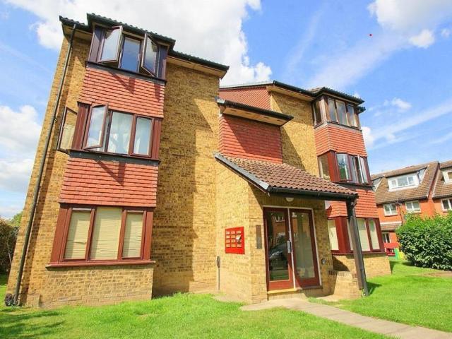 Studio for rent in Slough