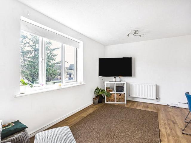 Apartment for rent in Pooley Green, Row Town