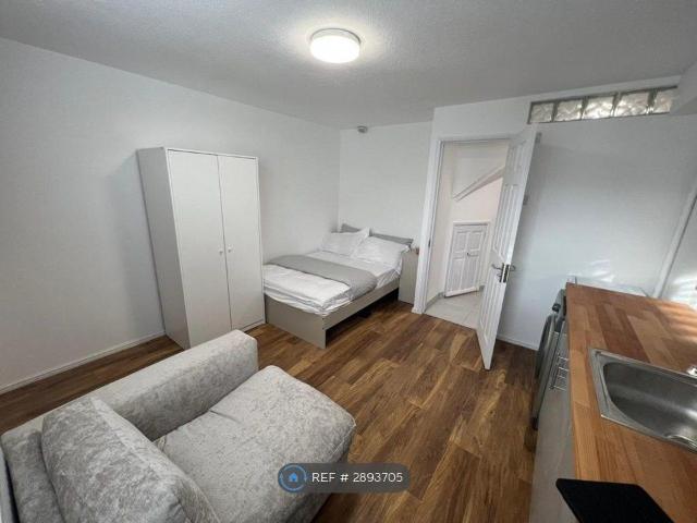 Studio for rent in London Borough of Barnet, Greater London