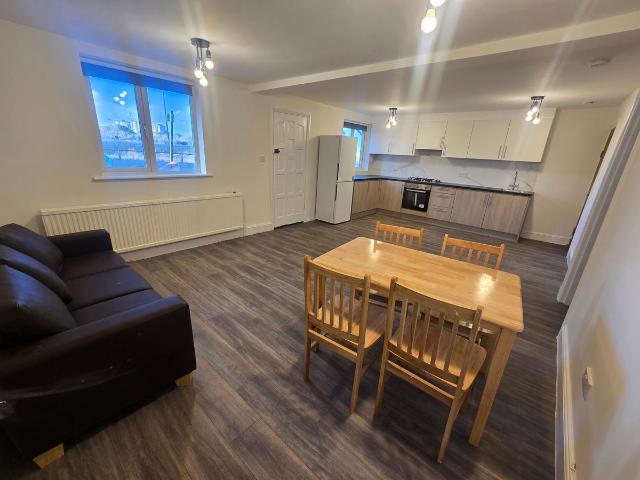 Apartment for rent in Enfield Wash, Greater London