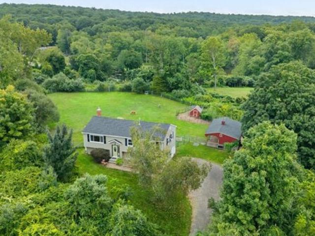 House for sale in Oxford, Connecticut