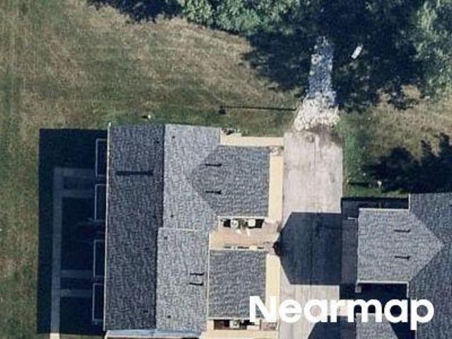 Townhouse for sale in Round Lake, Illinois