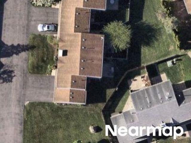 Townhouse for sale in Round Lake