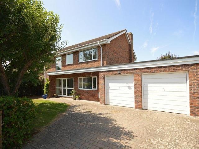 House for rent in Littlecote, West Sussex