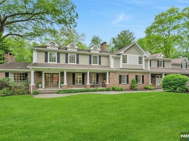 House for sale in Franklin Lakes