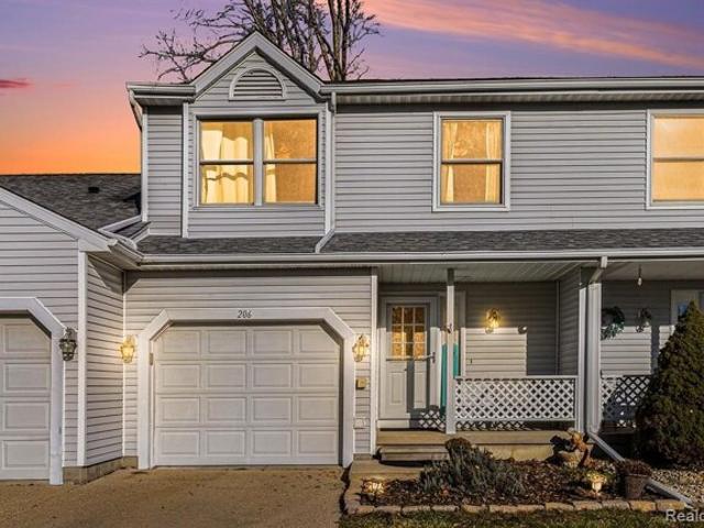 Condo for sale in Fenton, Michigan