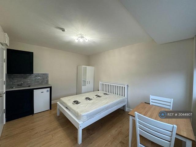 Apartment for rent in London Borough of Hounslow, Greater London