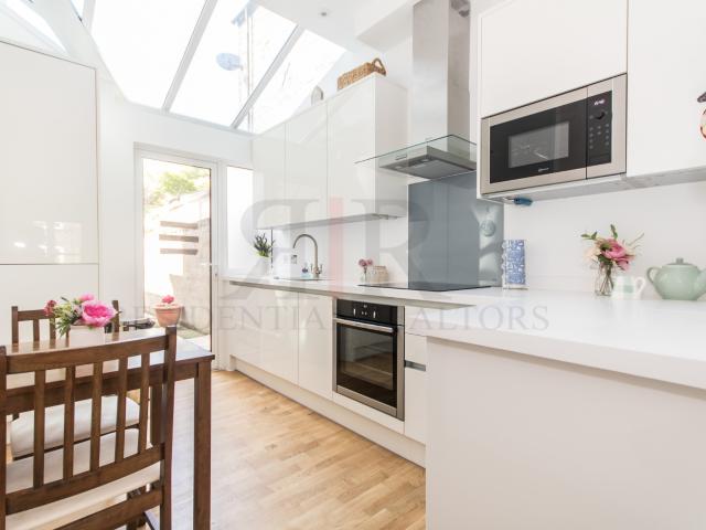 Apartment for rent in Oval, Greater London