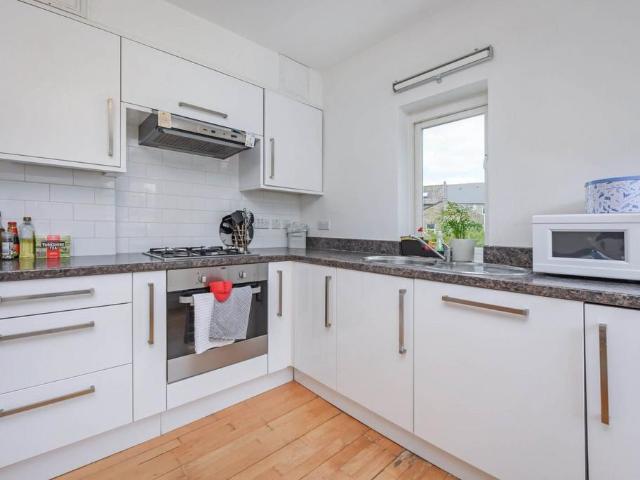 Apartment for rent in Oval, Greater London