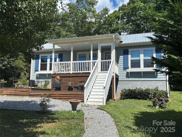 House for sale in Saluda