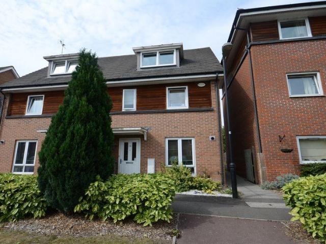 House for rent in Newtown, Reading