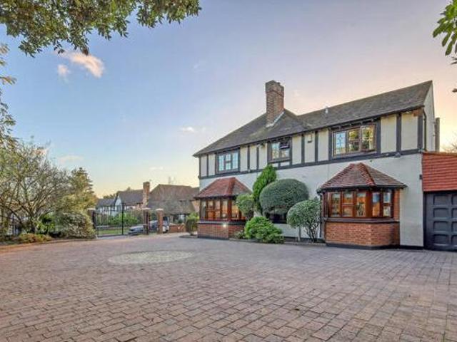 House for sale in Chigwell, Epping Forest