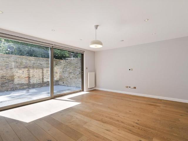 House for rent in Primrose Hill, Greater London