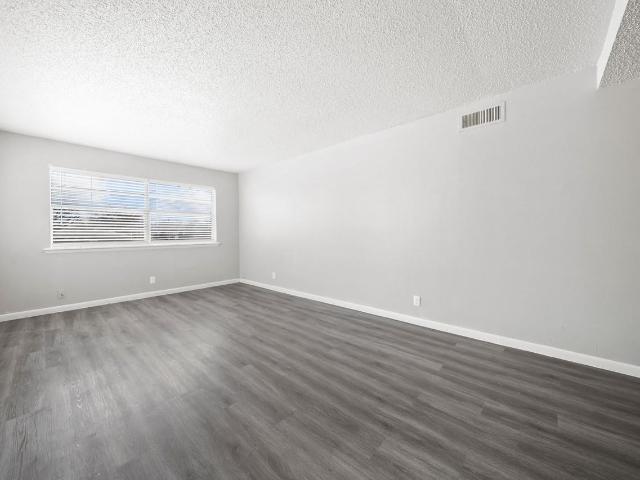 Apartment for rent in Briarwood, Tulsa