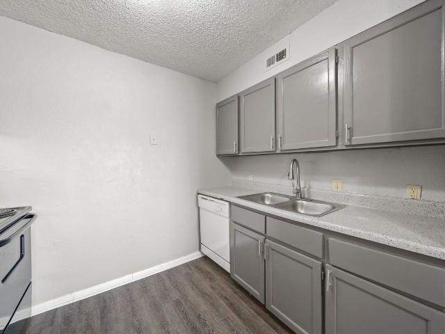 Apartment for rent in Briarwood, Tulsa