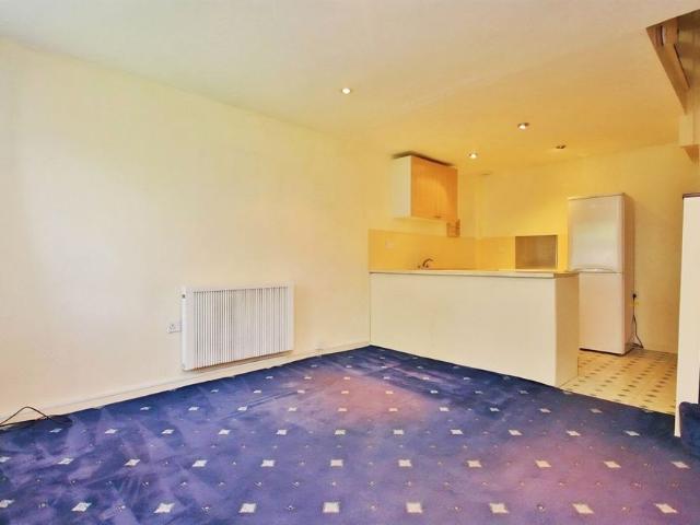 House for rent in Colnbrook with Poyle, Slough
