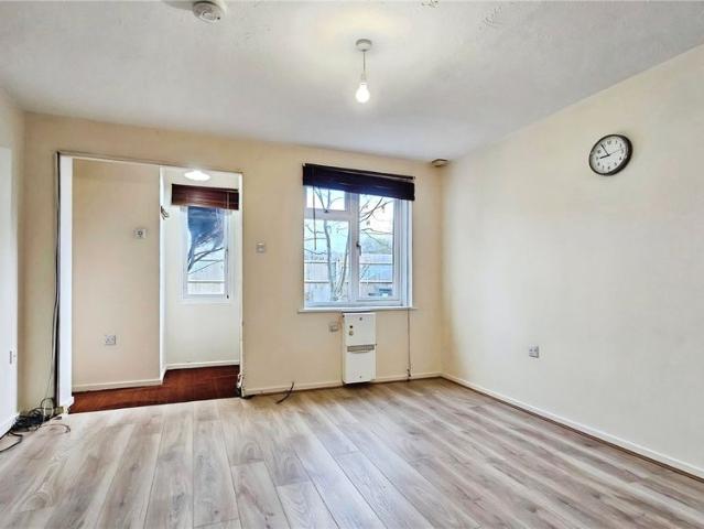 House for rent in Colnbrook with Poyle, Slough