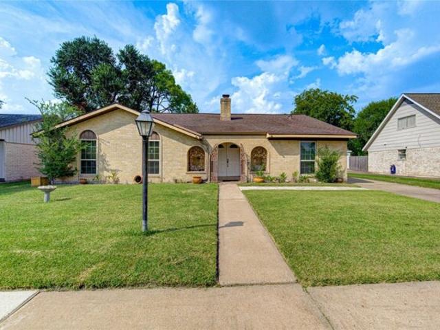 House for sale in Meadows Place, Texas