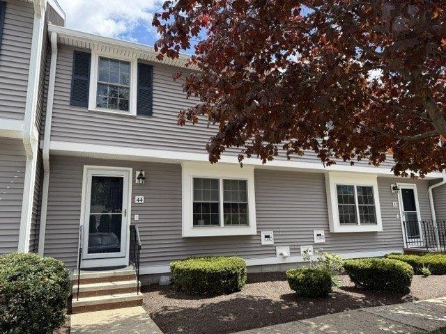 Condo for sale in Bristol, Massachusetts