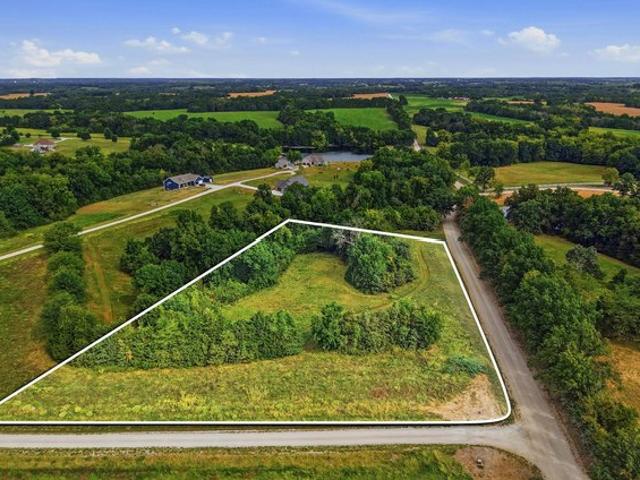 Land for sale in Fayette, Missouri