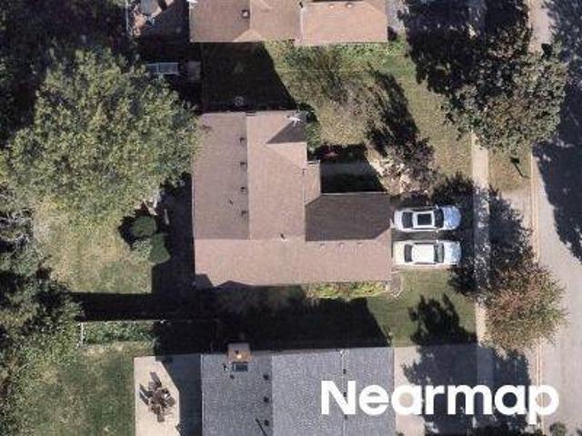 House for sale in Bloomfield Village, Bolingbrook