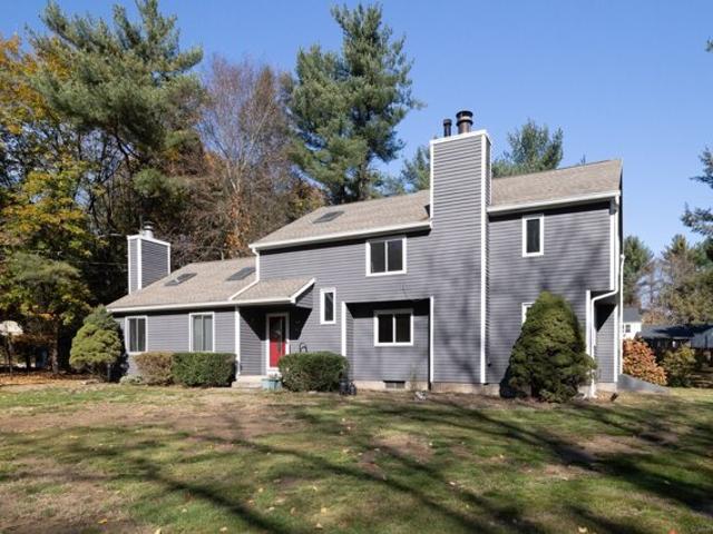 House for sale in Simsbury, Connecticut