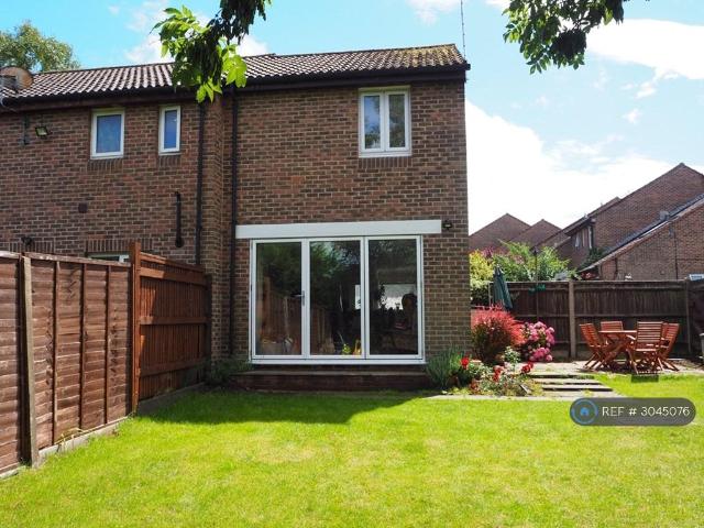 House for rent in Blackhills, Surrey