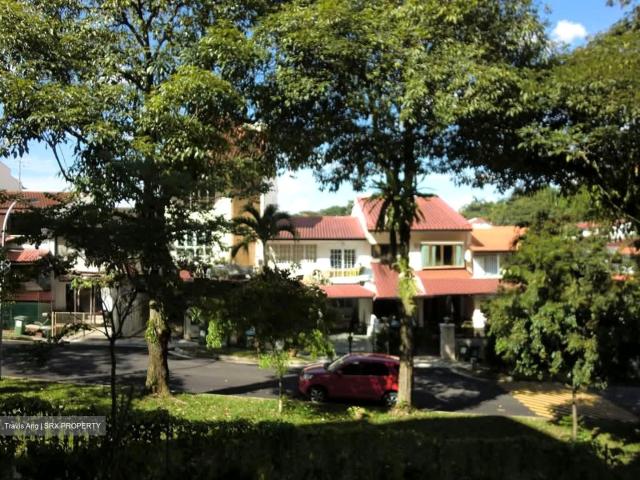 Condominium for rent in Thomson