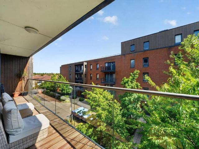 Apartment for rent in Horn Park, Greater London