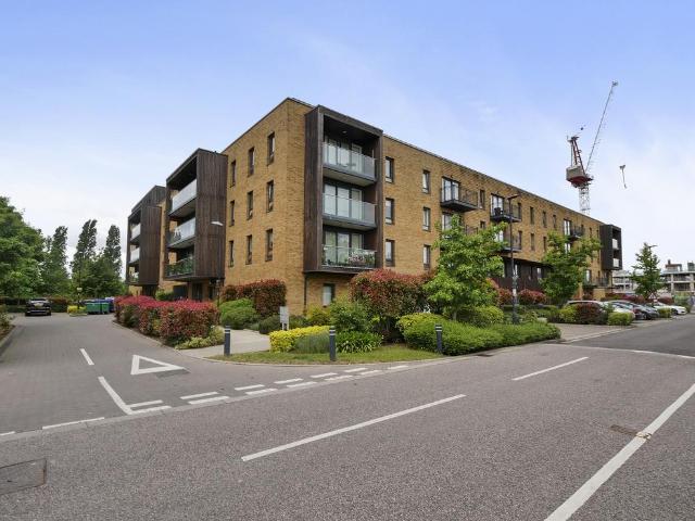 Apartment for rent in Horn Park, Greater London