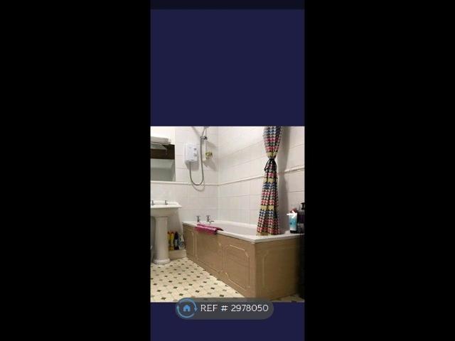 Room for rent in Northgate Village, Two Mills
