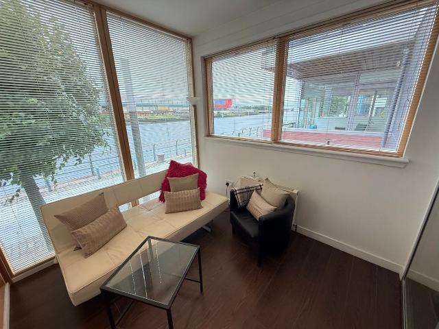 Apartment for rent in Thornwood, Glasgow