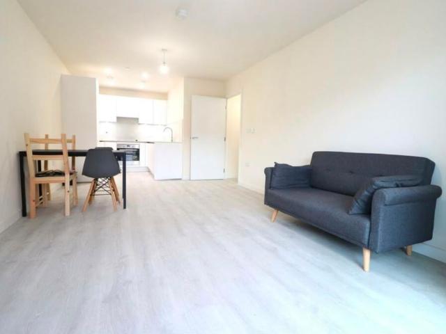 Apartment for rent in Lane, Greater London